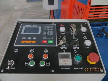 De controle Hydraulische Scherende Machine van NC E200, guillotinescheerbeurt