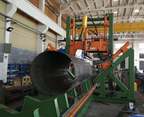 Laatste bedrijfscasus over Indonesia Customer Purchases CMC 340/12000 High Mast and Mono Pole Shut Welding Machine for 12m Poles