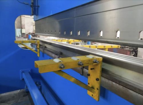 Het laatste nieuws van het bedrijf over CNC Tandem Press Brake: Revolutionizing Metal Forming with Precision and Efficiency