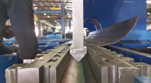 Het laatste nieuws van het bedrijf over Double Taper Rate Conical Pole/Octagonal Pole Tooling For Press Brake Machine