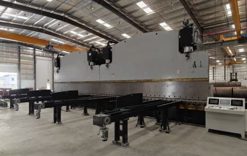 Het laatste nieuws van het bedrijf over Introducing the 650Ton Tandem CNC Hydraulic Press Brake Machine for Light Pole and High Mast Production