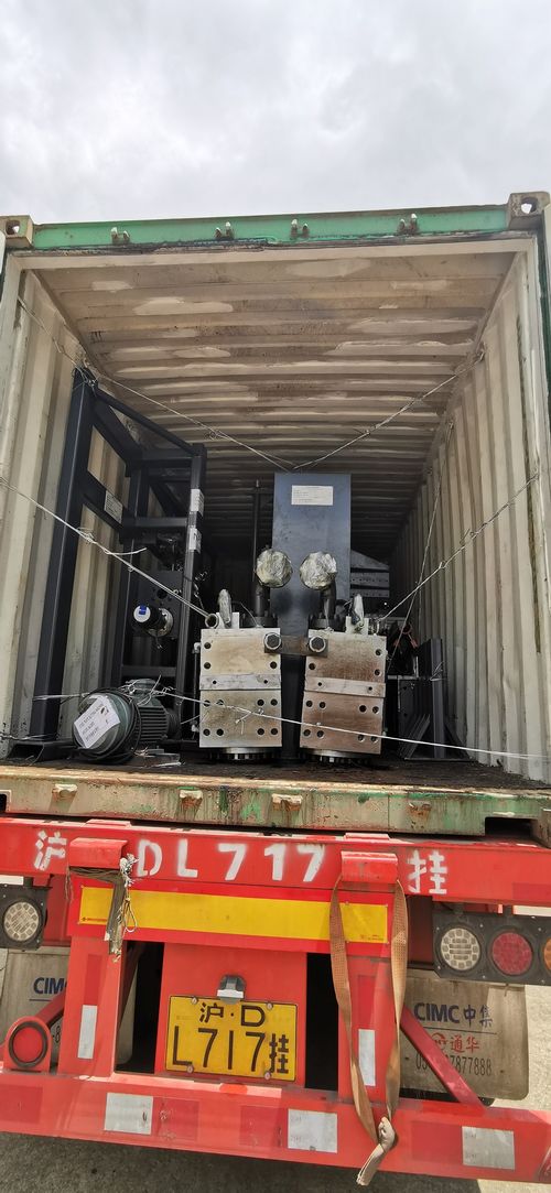 Latest company news about Het laden conatiner van een 8m lichte poolmachines die naar Thailand uitvoeren