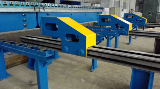 DELEM DA53T besturing 650Ton Automatische grote CNC tandempressemachine