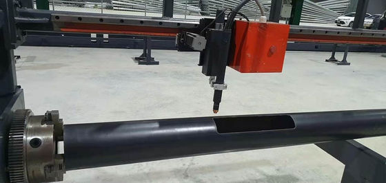 CNC-lasersnijmachine voor het snijden van lichte pooldeuren, model LDC-350/2000