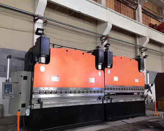 Goede prijs 2-WE320T/3200 CNC Machine de Achter elkaar van de Persrem met Elektrohydraulisch Servosysteem online