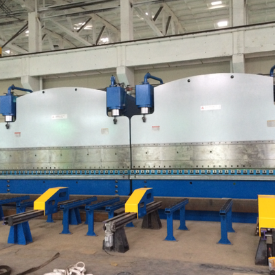 CNC Tandem Hydraulische persrem met 320 ton arbeidskracht en 6000 mm tafellengte met DELEM DA53T CNC-systeem
