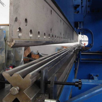 CNC tandem hydraulische persrem model 2-WE67k-1200/6250 Voor het maken van monopool transmissie buisvormige toren en hoge mast