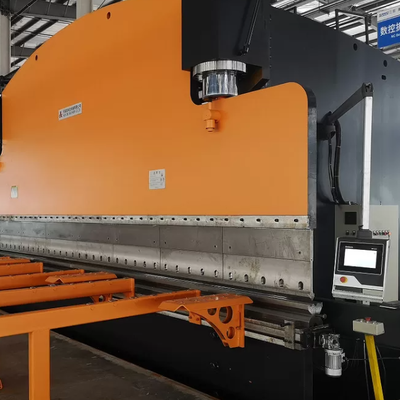 CNC-buigmachine met dubbele koppeling voor 14 m taps toelopende achthoekige straatlantaarnpaal