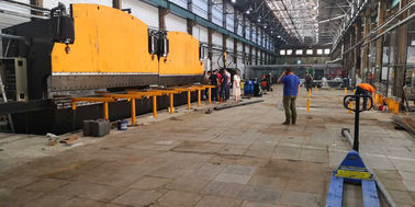 Dubbele koppeling CNC hydraulische plaat buigmachine voor licht paal productielijn