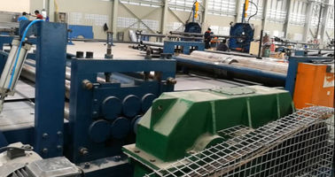 Automatische Spitse Snijmachine, 12000mm de productielijn van de Straatlantaarnpool