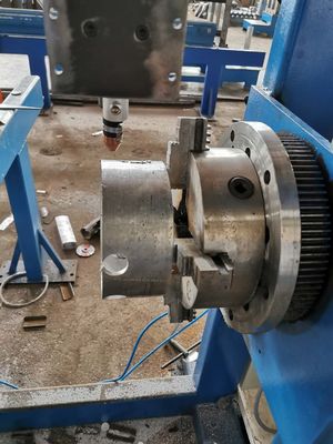 CNC-machine voor het snijden van lichte paaldeuren, maximale diameter 350 mm, maximale snijlengte 2000 mm