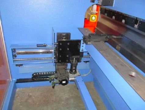 Hoogdrukkracht CNC Hydraulische persrem 7.5KW Motorvermogen 400L Olie tank Capaciteit