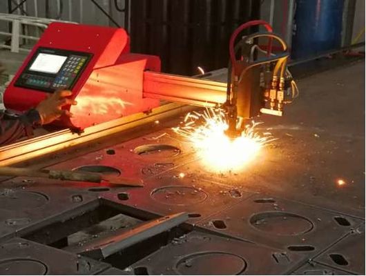 CNC Draagbare Vlamsnijmachine, Lichte Pool-Machine om de Lichte Grondplaat van Pool te snijden