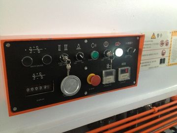 Betrouwbare prestaties Hydraulische Scherende Machine voor gesneden staalplaat 8 × 5000