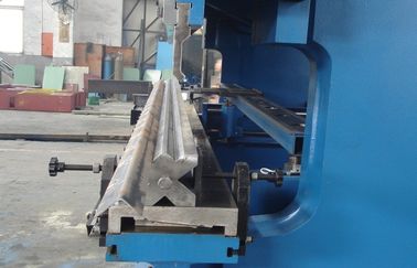 2-WE67K-300/6000 CNC-persremmachine met DA53T-besturing