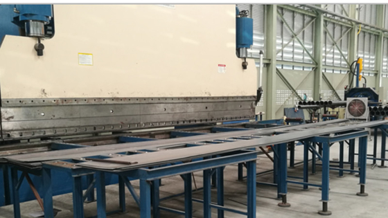 2-WE67K-320/7000 CNC TANDEM HYDRAULISCH PRESSBREEK voor het maken van een lichtpool
